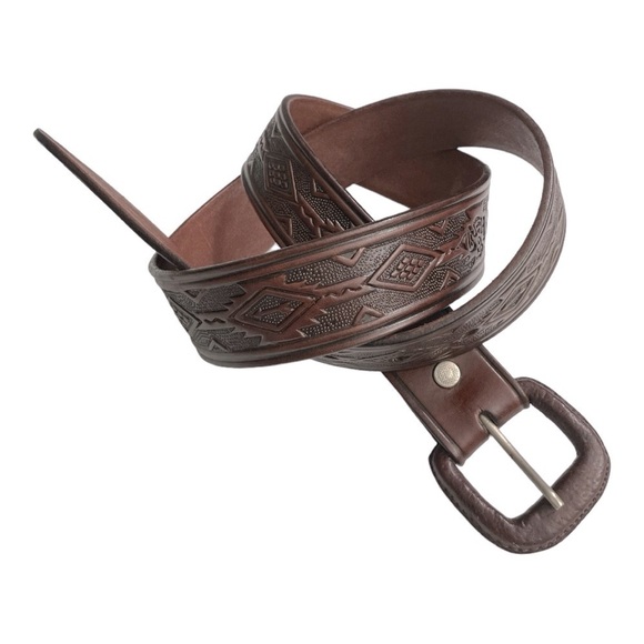 Other - Aztec Embossed Oil
Tan Leather Belt
Brown - Cinto de Piel size 38